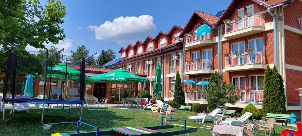 Hotel Ravni Gaj Knic Eksteriør bilde